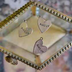 Пришивной элемент сердечко