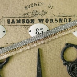 Тесьма с золотистыми цепочками шариками в золотистой оплетке