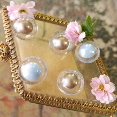 Пуговицы из прозрачного пластика с цветными вставками