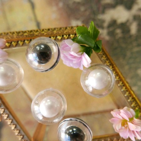 Пуговицы из прозрачного пластика с цветными вставками