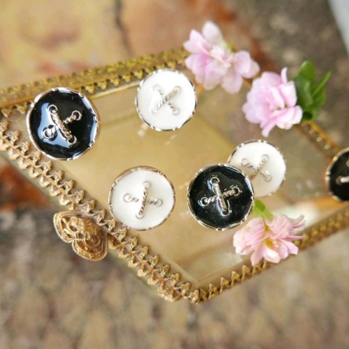 Пуговицы металлические с эмалью 2