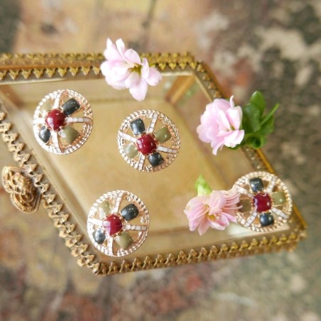 Пуговицы металлические дополненные эмалью и стразами