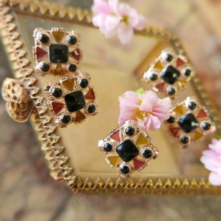 Пуговицы квадратные металлические дополненные цветной эмалью