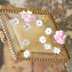 Пуговицы блузочная цветочки