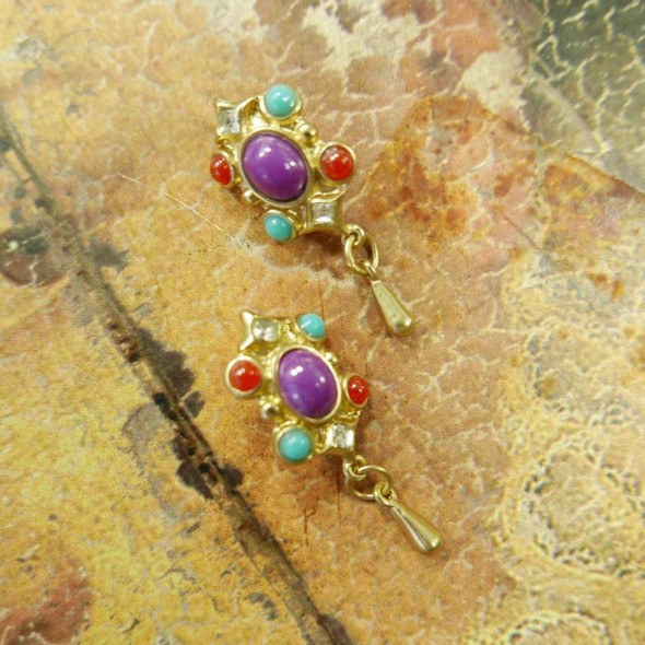 Декоративная булавка для одежды