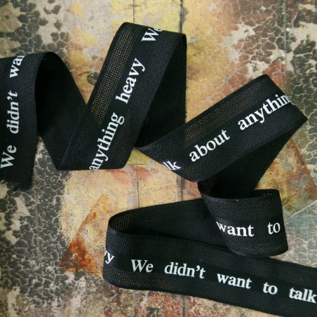 Материалы: Лента полупрозрачная с текстом