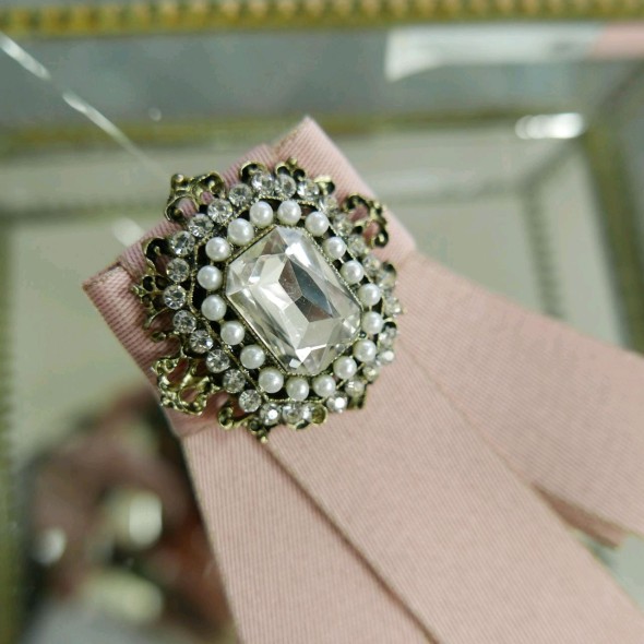 Брошь-бант из плотной репсовой ленты с контрастной каймой