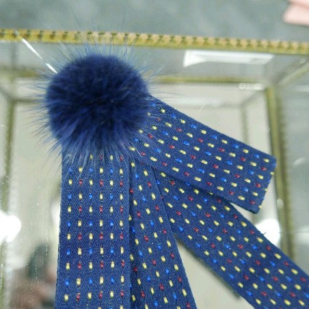 Брошь-бант из репсовой ленты в крапинку и  меховым декором