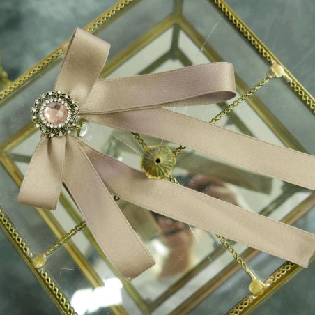 Брошь-бант из репсовой ленты с декором