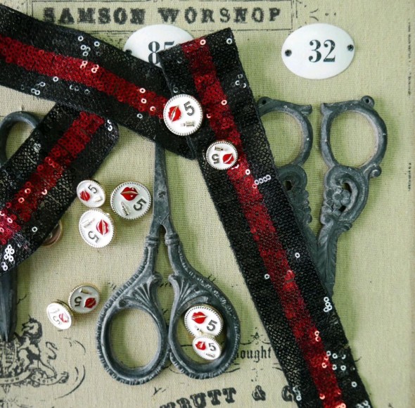 Тесьма с пайетками на сетке