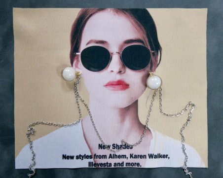 Трикотажная нашивка девушка