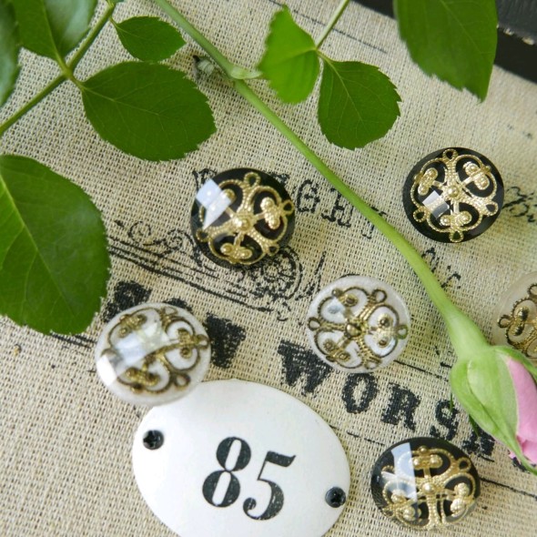 Пуговицы с бронзовым узором