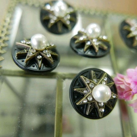 Пуговицы звёзды с жемчугом и стразами