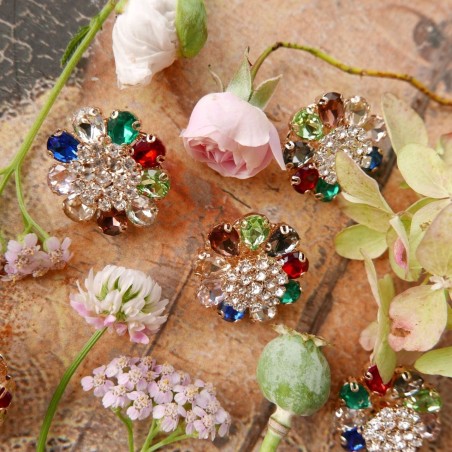 Пуговицы с разноцветными камешками