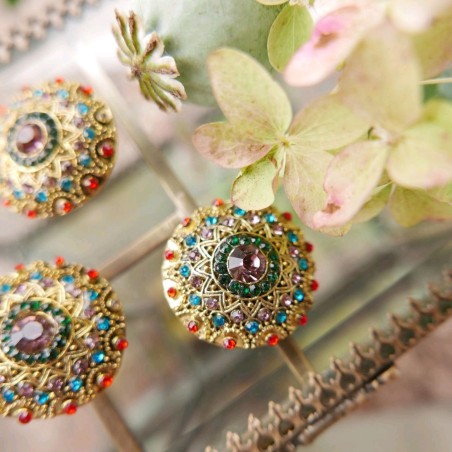 Пуговицы золотистые с разноцветными камешками