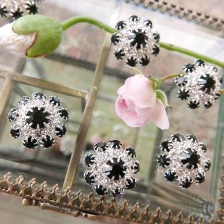 Пуговицы металлические со стразами