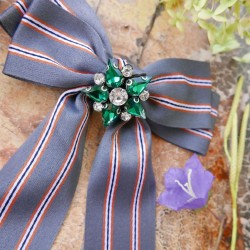 Бант -брошь
