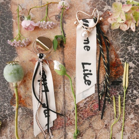 Броши с принтованными лентами