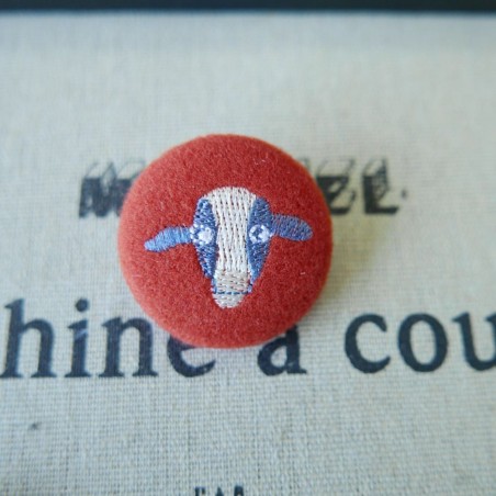 Броши текстильные с вышивкой