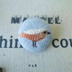 Броши текстильные с вышивкой