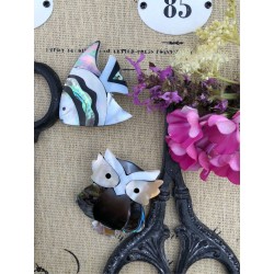 Брошь перламутровая