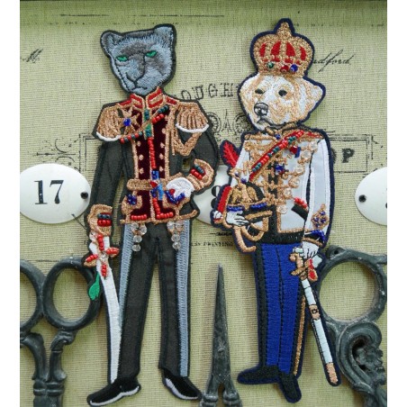 Нашивки звери в военной форме