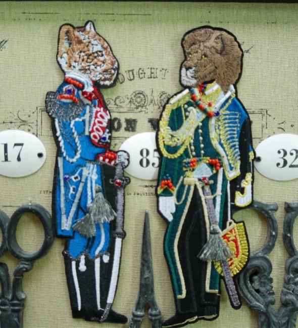 Нашивки звери в военной форме