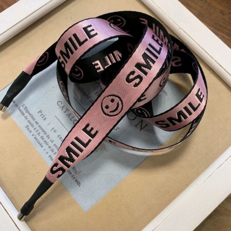 Шнурок декоративный из репсовой жаккардовые розовой ленты с текстом