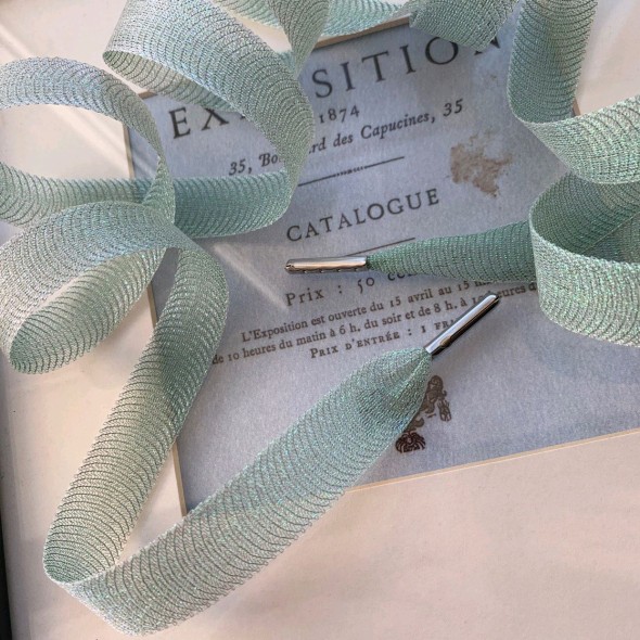 Шнурки прозрачные светло-зеленые для декорирования одежды