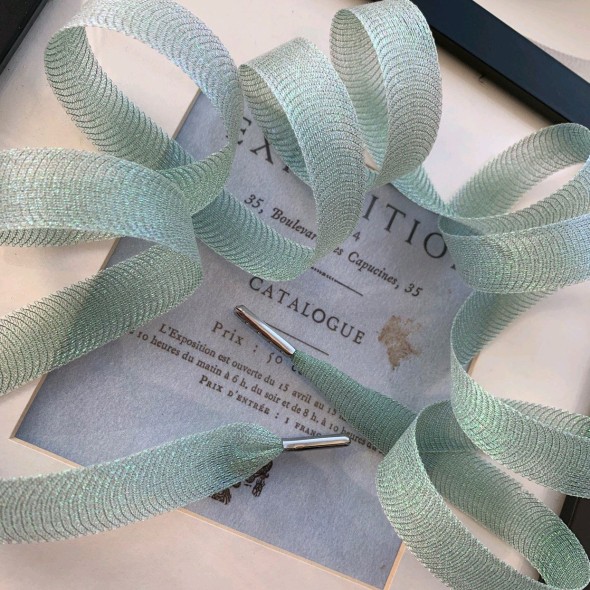 Шнурки прозрачные светло-зеленые для декорирования одежды