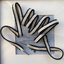 Шнурки полосатые для спортивной одежды черные с золотистым люрексом