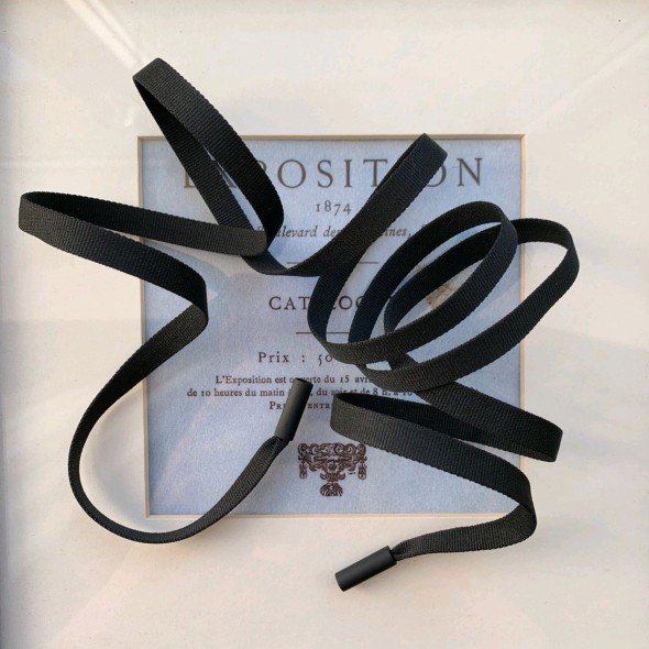 Шнурки для одежды черные с матовыми концевиками