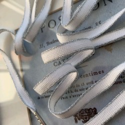 Шнурки для декорирования одежды белые с серебристой каймой