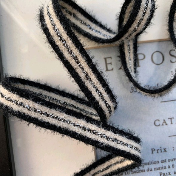 Шнурки полосатые для спортивной одежды черные с серебристым люрексом