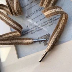 Шнурки полосатые для спортивной одежды светло-коричневые с люрексом