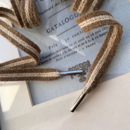 Шнурки полосатые для спортивной одежды светло-коричневые с люрексом