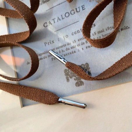 Шнурки трикотажные коричневого цвета с золотистым люрексом