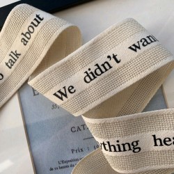 Лента мягкая с контрастным принтом