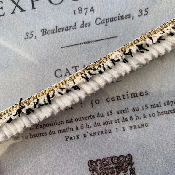 Тесьма бахрома односторонняя с нитью люрекса