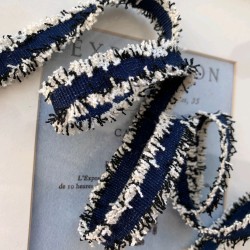 Тесьма джинсовая с бахромой по обоим краям