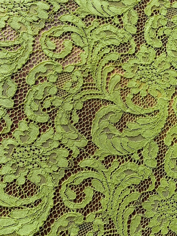 Кружево купонное насыщенного салатового оттенка