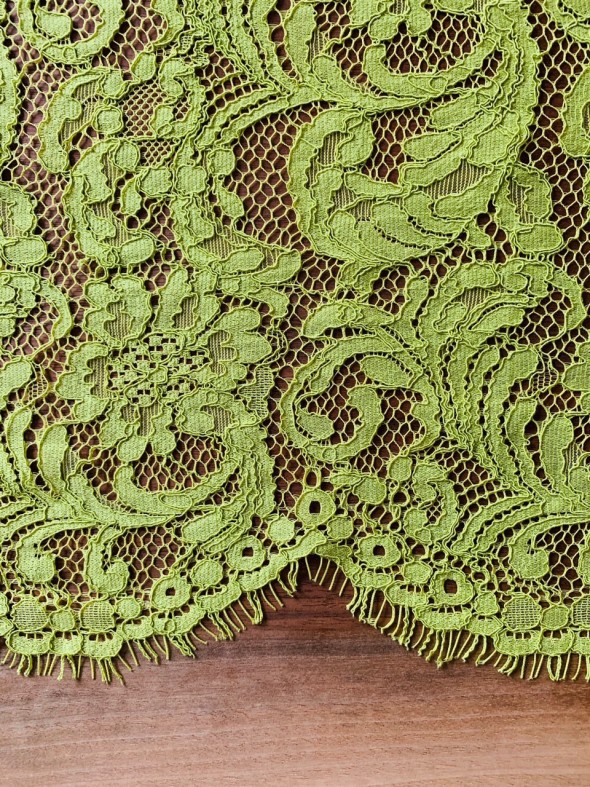 Кружево купонное насыщенного салатового оттенка