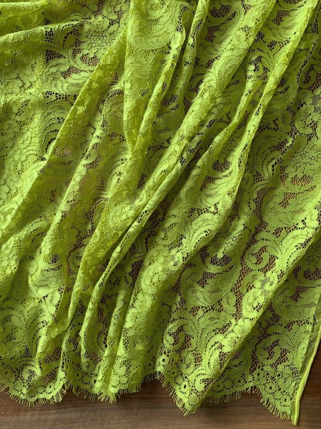 Кружево купонное насыщенного салатового оттенка