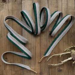 Стильные бежевые шнурки с яркой зелёной и золотистой полосками