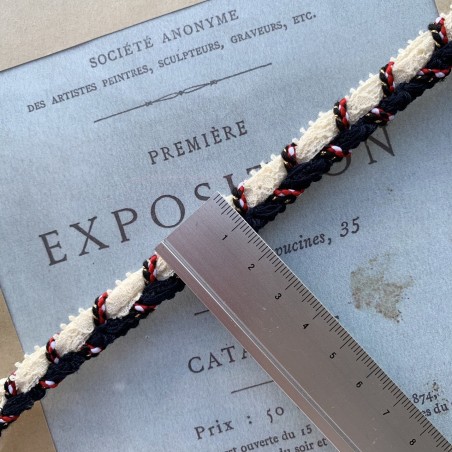 Плетёная тесьма в классическом стиле