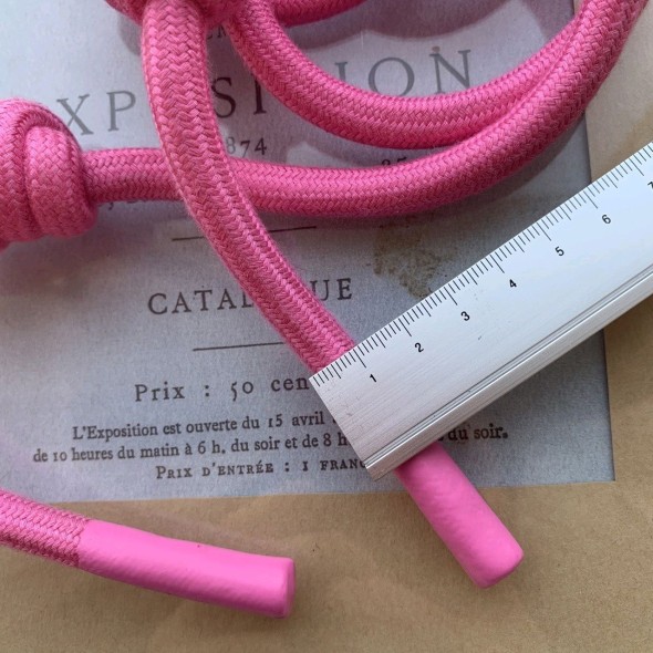 Шнурки объемные с декоративными узлами и прорезиненными наконечниками