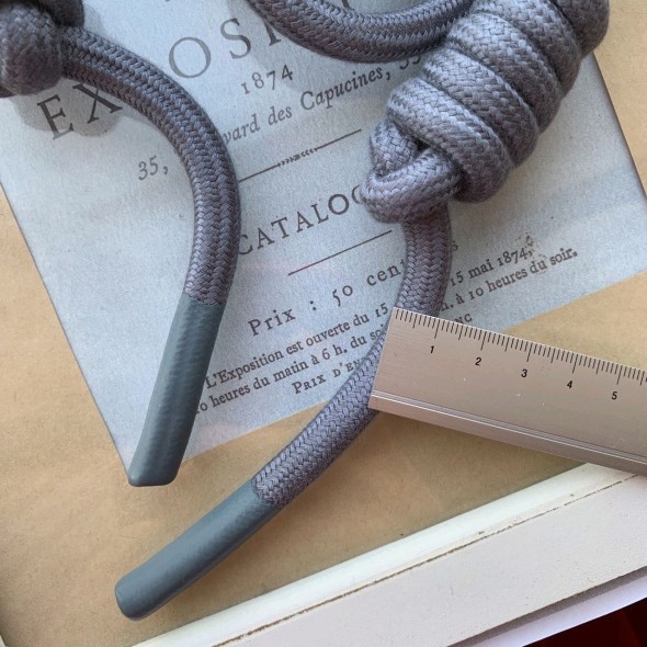 Шнурки объемные с декоративными узлами и прорезиненными наконечниками