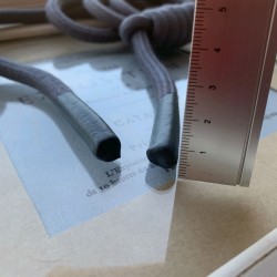 Шнурки объемные с декоративными узлами и прорезиненными наконечниками