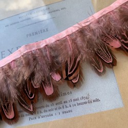 Перья натуральные на атласной основе