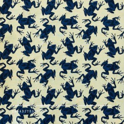 Жаккард с синими лягушками на бледно-желтом фоне